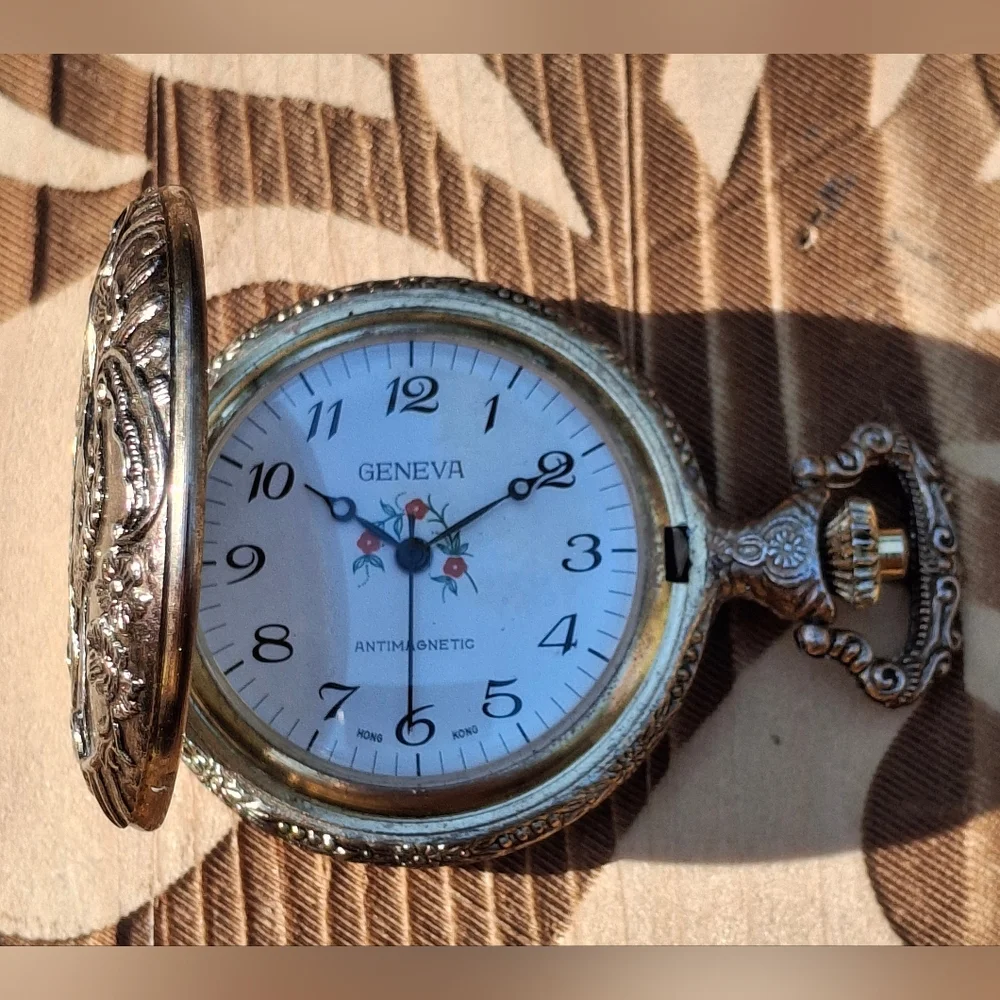 Vintage Geneva Analog Manual Wind Gold Tone Train Antimagnetic Pocket Watch